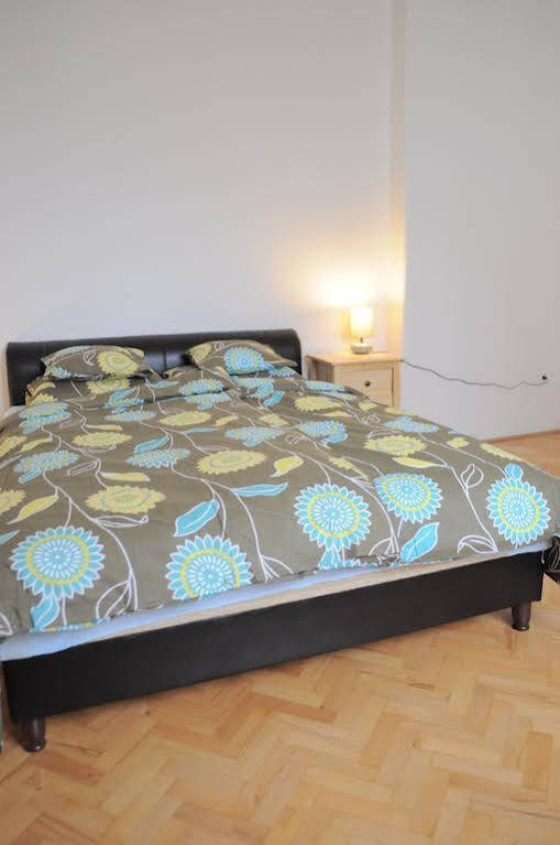 Great Buda Apartman Budapest Exterior photo